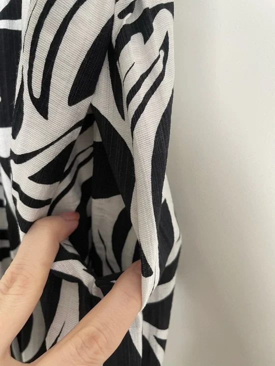 Rachel Zoe Black & White Abstract Print Tiered Maxi Skirt - Picture 7 of 11